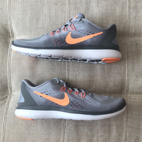 Nike Shoes - Nike Flex RN